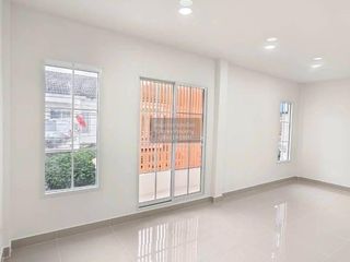 For sale 3 bedrooms townhouse in Lam Luk Ka, Pathum Thani