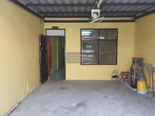 For sale 2 bedrooms townhouse in Mueang Samut Prakan, Samut Prakan