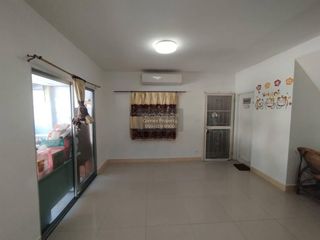 Reihenhaus zum Kauf mit 4 Zimmer in Phra Pradaeng, Samut Prakan