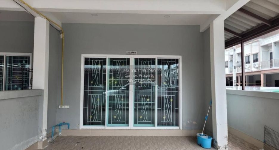 Casa adosada en venta de 2 habitaciones en Mueang Chon Buri, Chonburi