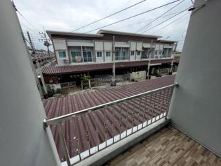 Casa adosada en venta de 2 habitaciones en Mueang Chon Buri, Chonburi