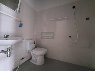 Casa adosada en venta de 2 habitaciones en Mueang Chon Buri, Chonburi