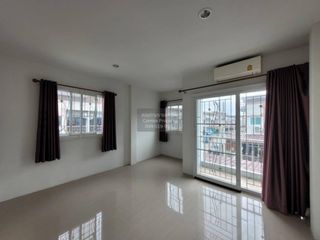 Casa adosada en venta de 2 habitaciones en Mueang Chon Buri, Chonburi