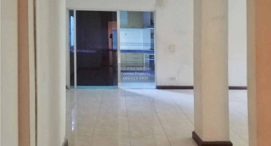 For sale 6 bedrooms house in Mueang Samut Prakan, Samut Prakan