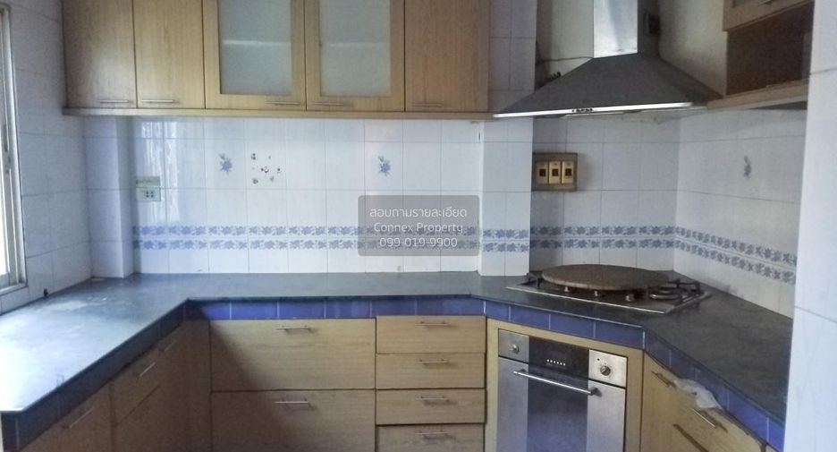 For sale 6 bedrooms house in Mueang Samut Prakan, Samut Prakan