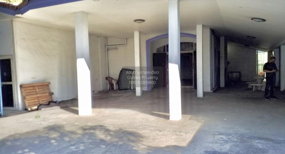 For sale 6 bedrooms house in Mueang Samut Prakan, Samut Prakan