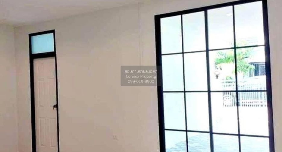 For sale 2 bedrooms townhouse in Lam Luk Ka, Pathum Thani