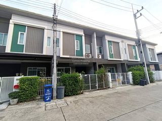 For sale 3 bedrooms townhouse in Lam Luk Ka, Pathum Thani