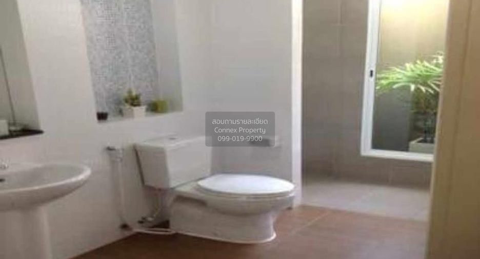 For sale 3 bedrooms townhouse in Saphan Sung, Bangkok