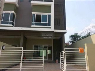 Продажа 3 спальни таунхаус в Сапхан Сунг, Бангкок