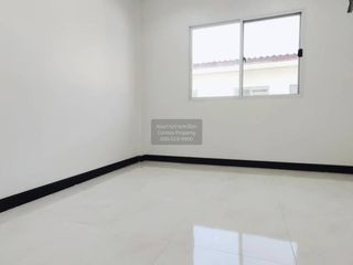 Продажа 2 спальни таунхаус в Lat Lum Kaeo, Патумтани