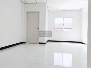 Продажа 2 спальни таунхаус в Lat Lum Kaeo, Патумтани