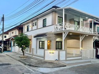 For sale 4 bedrooms townhouse in Sai Noi, Nonthaburi