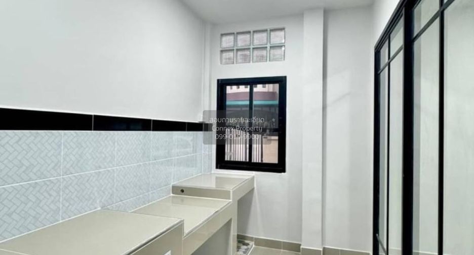 For sale 2 bedrooms townhouse in Sai Noi, Nonthaburi