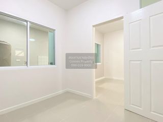 Casa adosada en venta de 4 habitaciones en Bang Yai, Nonthaburi