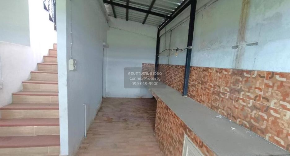Casa adosada en venta de 4 habitaciones en Thanyaburi, Pathum Thani