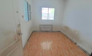Casa adosada en venta de 4 habitaciones en Thanyaburi, Pathum Thani
