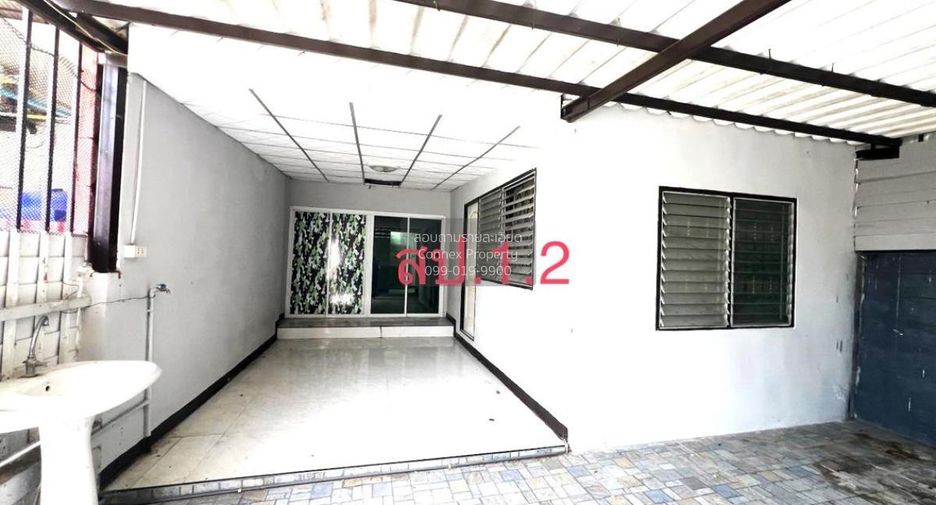 Casa adosada en venta de 2 habitaciones en Thanyaburi, Pathum Thani