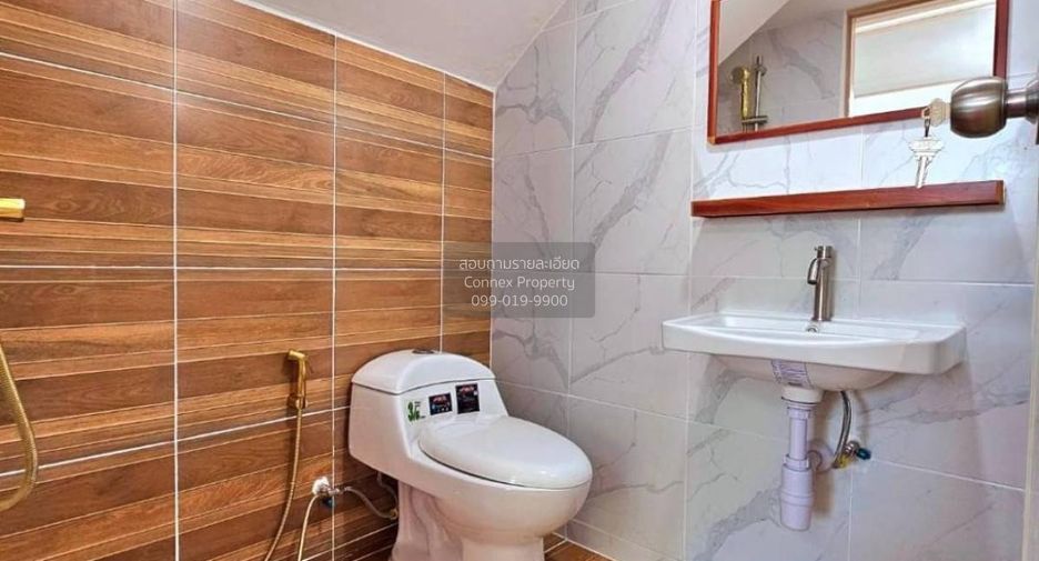 For sale 4 bedrooms townhouse in Sai Noi, Nonthaburi