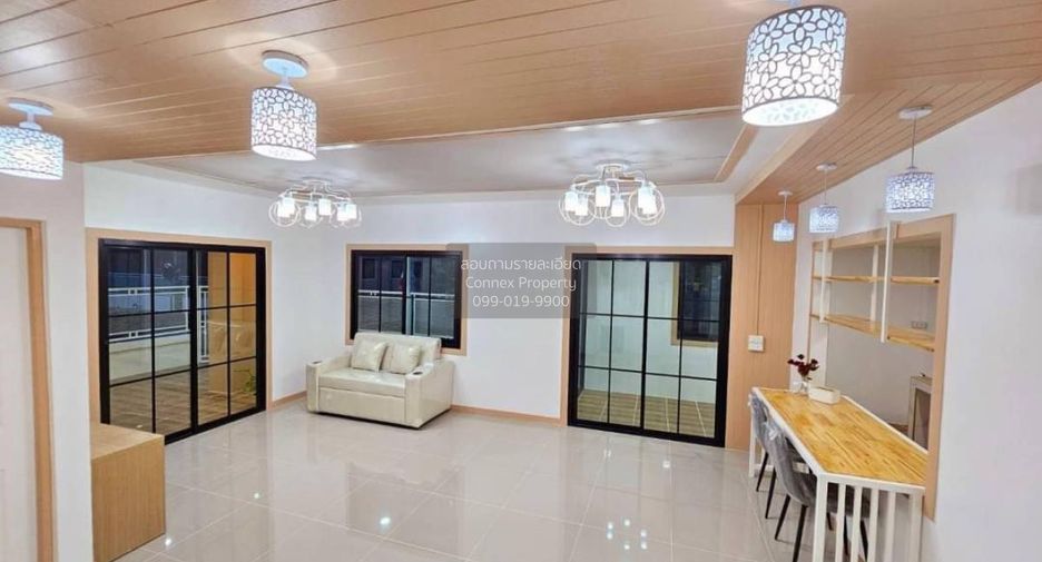 For sale 4 bedrooms townhouse in Sai Noi, Nonthaburi