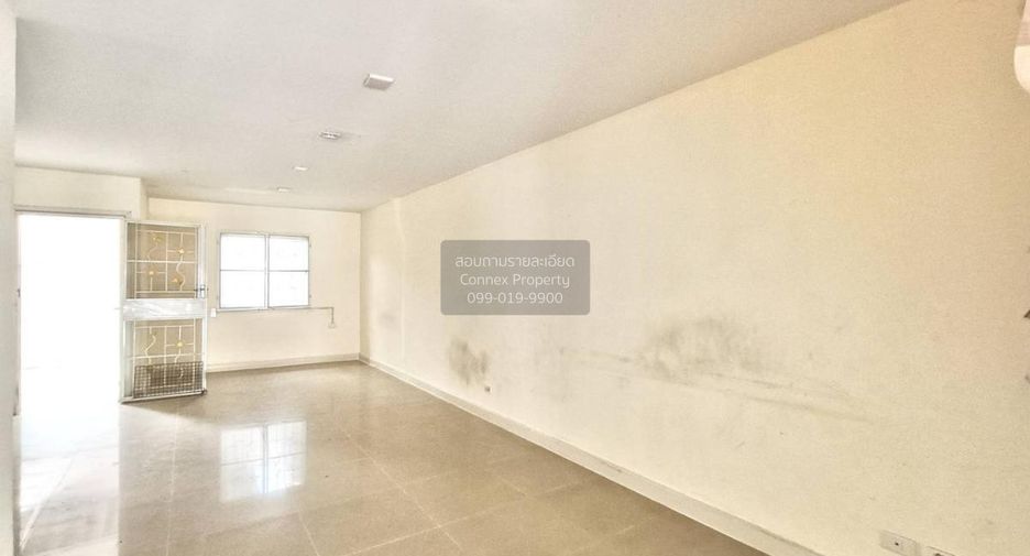 For sale 3 bedrooms townhouse in Mueang Nonthaburi, Nonthaburi
