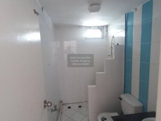 Condo en venta de 2 habitaciones en Bang Kapi, Bangkok