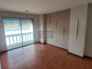 Condo en venta de 2 habitaciones en Bang Kapi, Bangkok