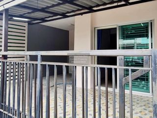 For sale 3 bedrooms townhouse in Sam Phran, Nakhon Pathom