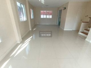 Casa en venta de 3 habitaciones en Bang Khen, Bangkok