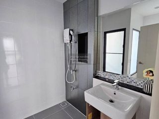 Продажа 4 спальни таунхаус в Сапхан Сунг, Бангкок