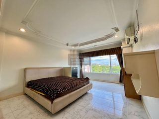 For sale 5 bedrooms townhouse in Phutthamonthon, Nakhon Pathom