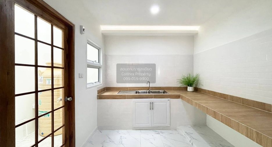 For sale 3 bedrooms townhouse in Thung Khru, Bangkok