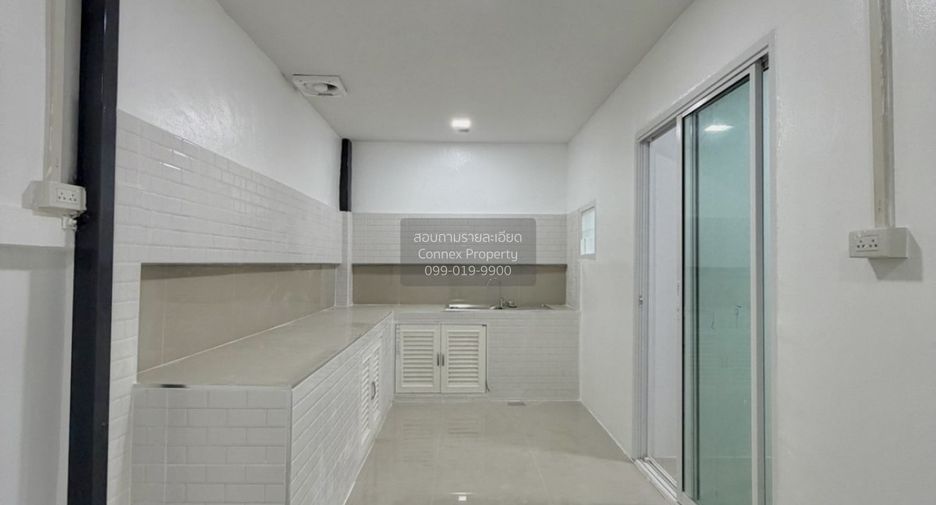 For sale 3 bedrooms townhouse in Mueang Nonthaburi, Nonthaburi