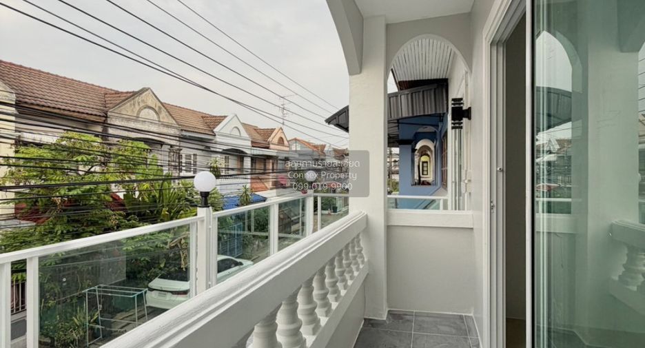 For sale 3 bedrooms townhouse in Mueang Nonthaburi, Nonthaburi