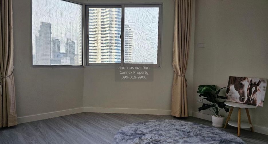 À vendre 3 chambres condo à Yan Nawa, Bangkok