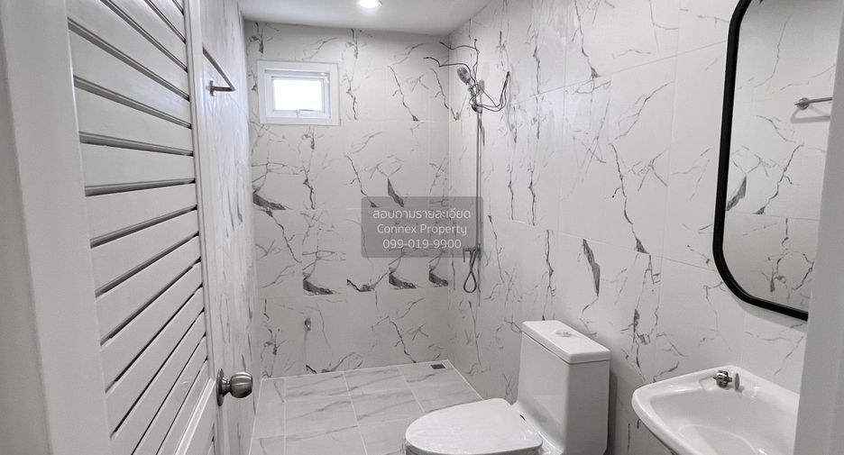 Casa adosada en venta de 2 habitaciones en Wang Thonglang, Bangkok