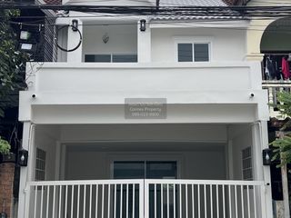 Casa adosada en venta de 2 habitaciones en Wang Thonglang, Bangkok