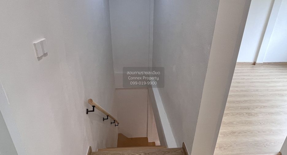 Casa adosada en venta de 2 habitaciones en Wang Thonglang, Bangkok