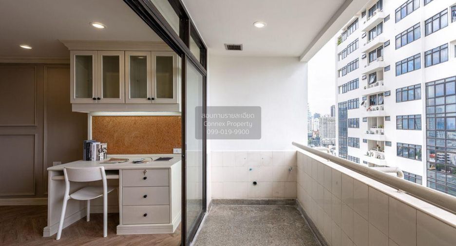 For sale 3 bedrooms condo in Watthana, Bangkok