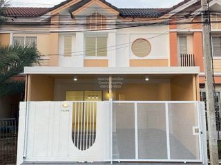 Casa adosada en venta de 4 habitaciones en Bang Yai, Nonthaburi