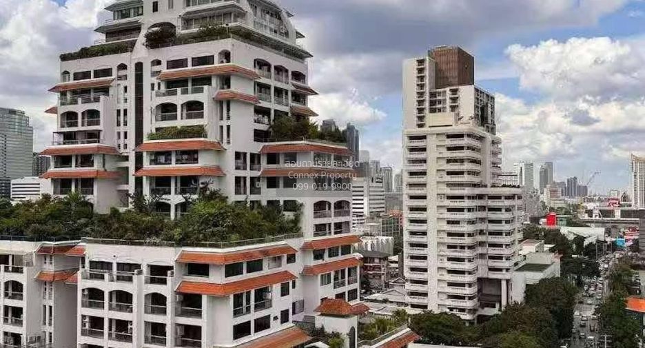 For sale 3 bedrooms condo in Watthana, Bangkok