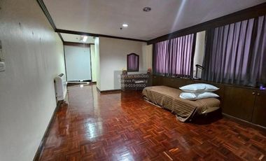 For sale 3 bedrooms condo in Watthana, Bangkok