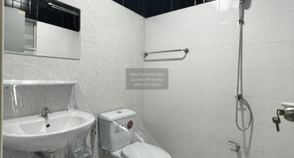 Casa adosada en venta de 3 habitaciones en Lam Luk Ka, Pathum Thani
