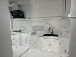Casa adosada en venta de 2 habitaciones en Bang Kapi, Bangkok
