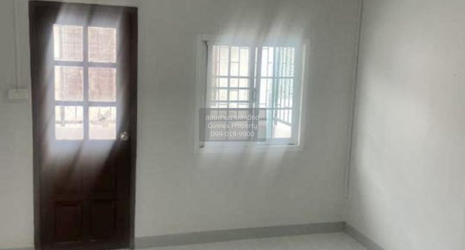 Casa adosada en venta de 2 habitaciones en Bang Kapi, Bangkok