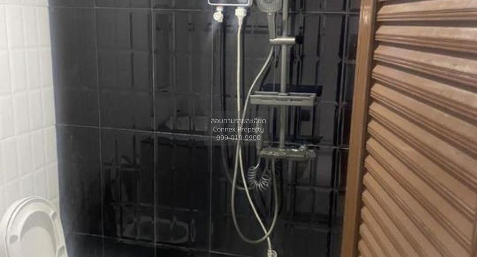 Casa adosada en venta de 2 habitaciones en Bang Kapi, Bangkok