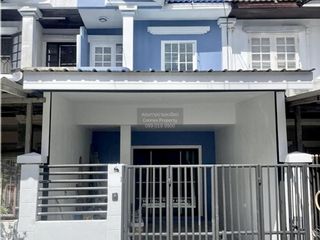 Casa adosada en venta de 2 habitaciones en Bang Kapi, Bangkok