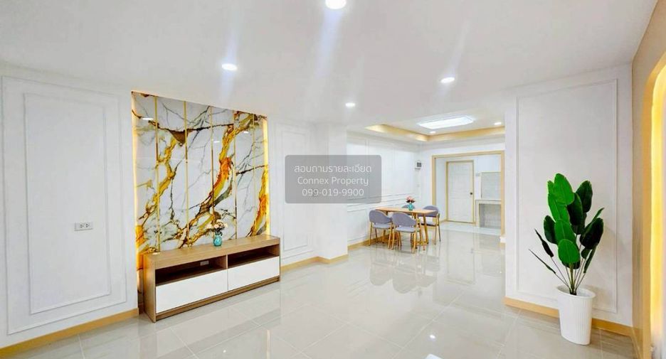 À vendre 3 chambres maison de ville à Bang Bua Thong, Nonthaburi