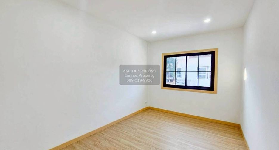 À vendre 3 chambres maison de ville à Bang Bua Thong, Nonthaburi