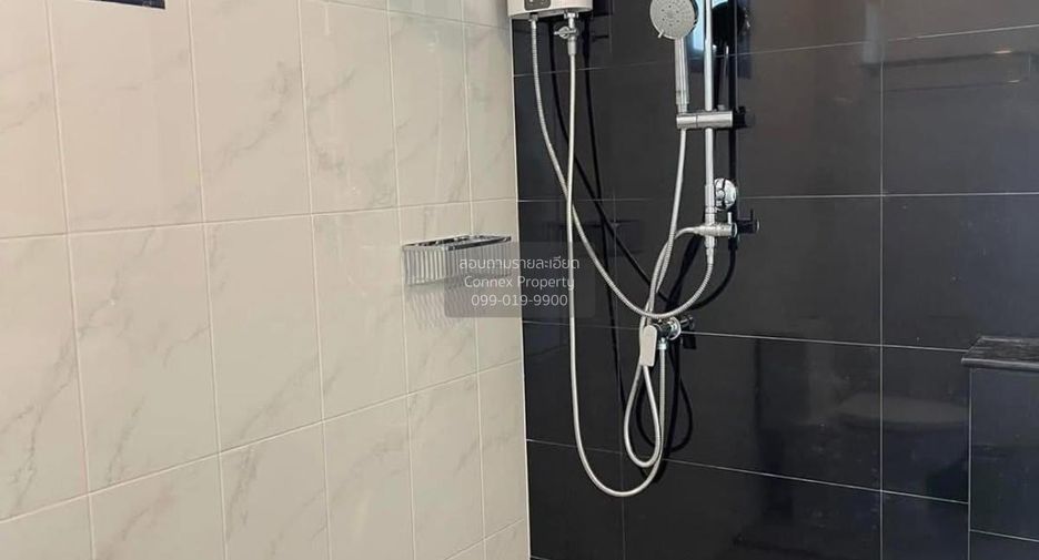 For sale 3 bedrooms townhouse in Phra Khanong, Bangkok